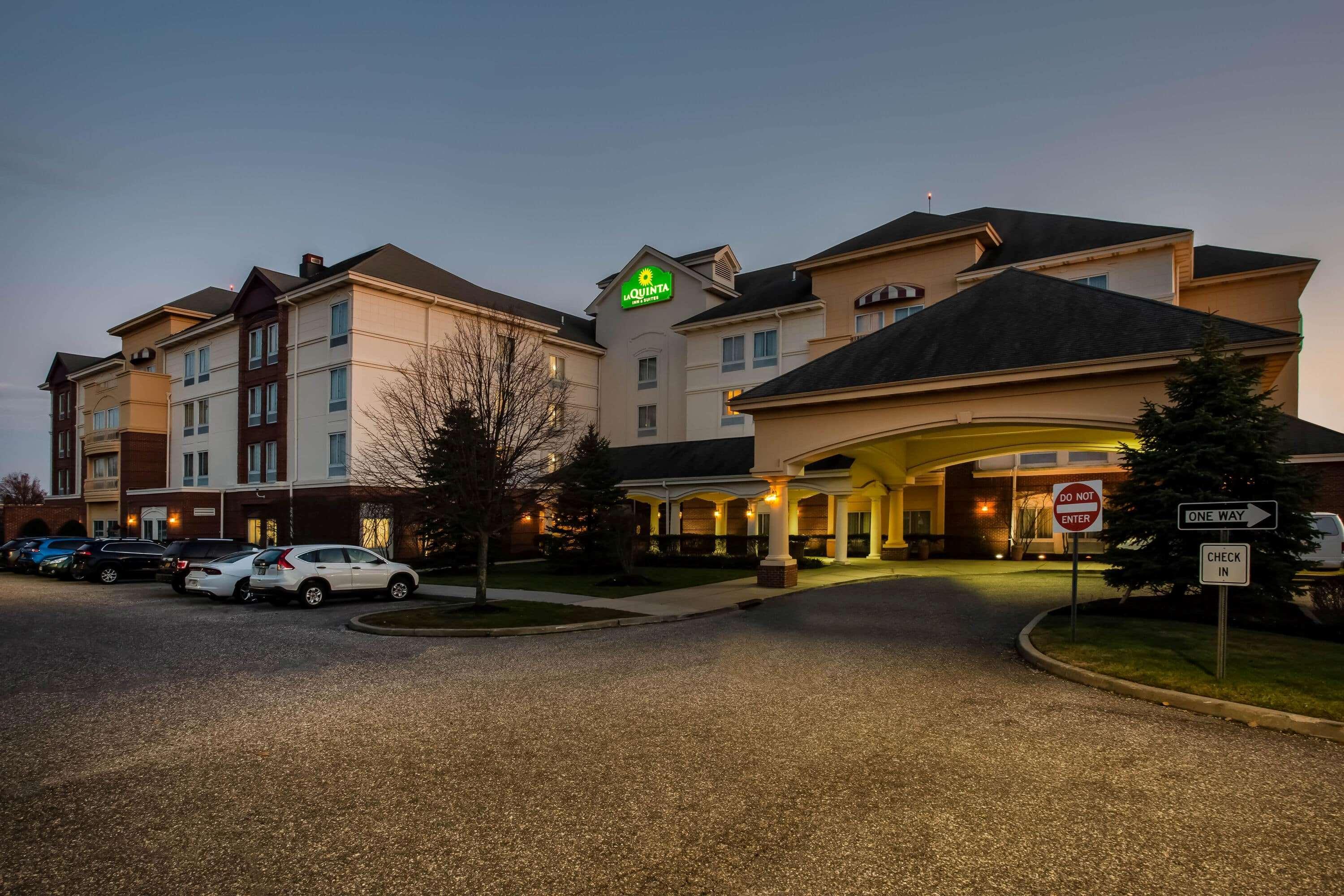 La Quinta By Wyndham Islip - Macarthur Airport Hotel