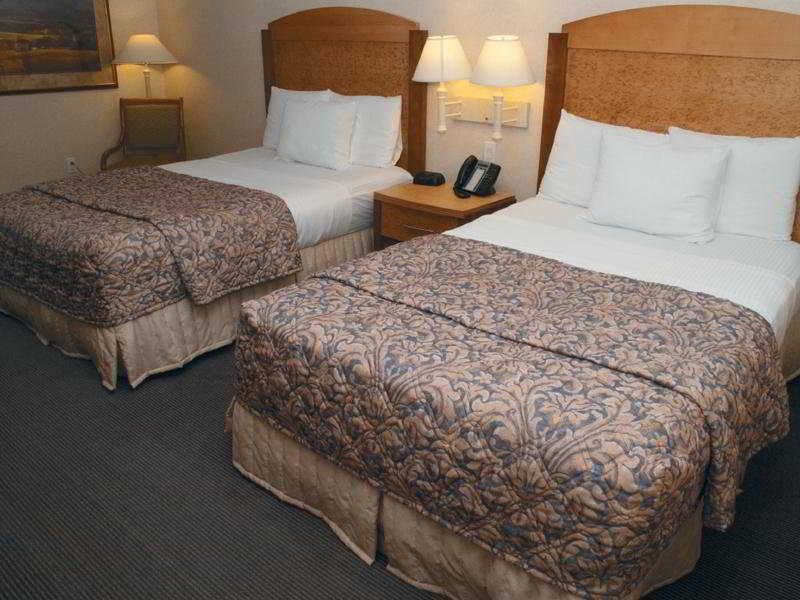 La Quinta By Wyndham Islip - Macarthur Airport Hotel 3*